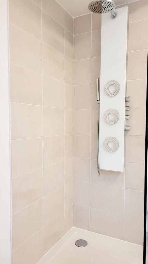 Beau Regard Apartment เบอซองซง ภายนอก รูปภาพ